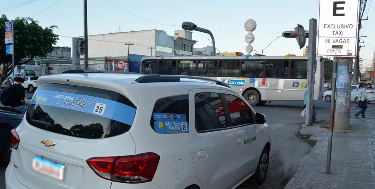Prorrogado: taxistas de Feira têm até sexta, 20, para entrega de documentação digitalizada