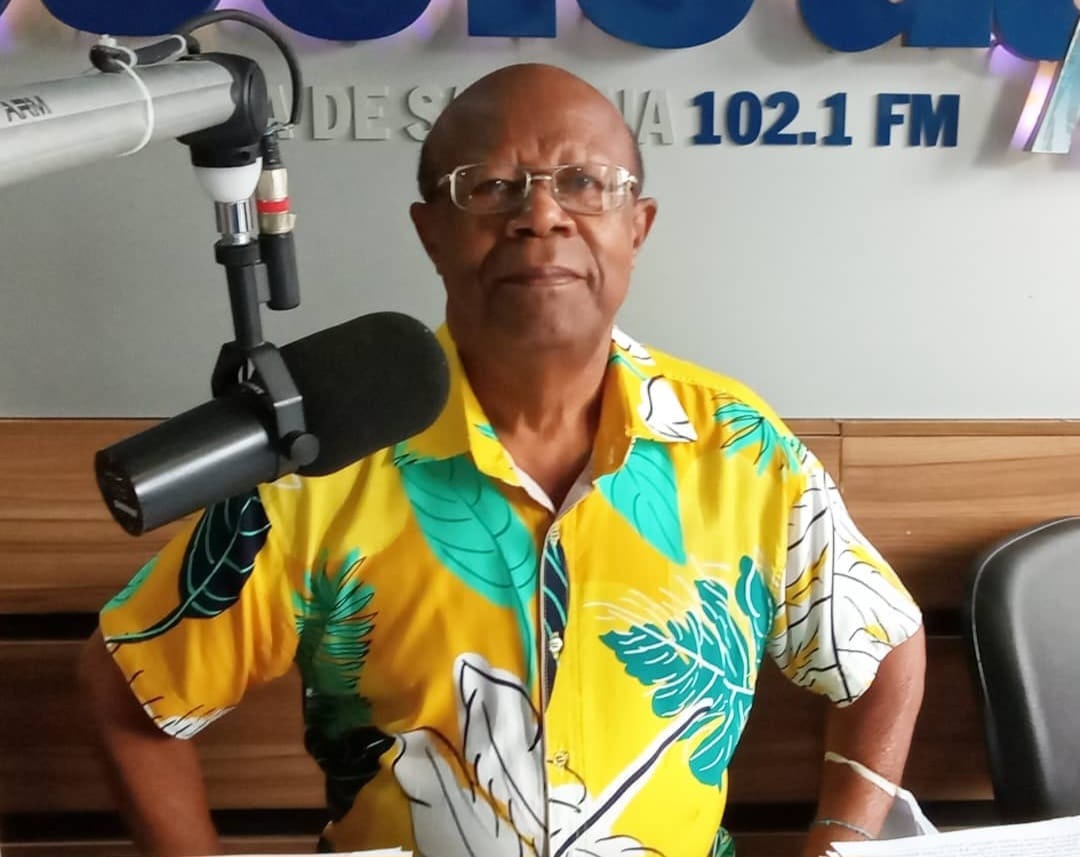 Radialista Silvério Silva, o 'Chacrinha da Bahia', receberá dia 14 o título de Cidadão Feirense