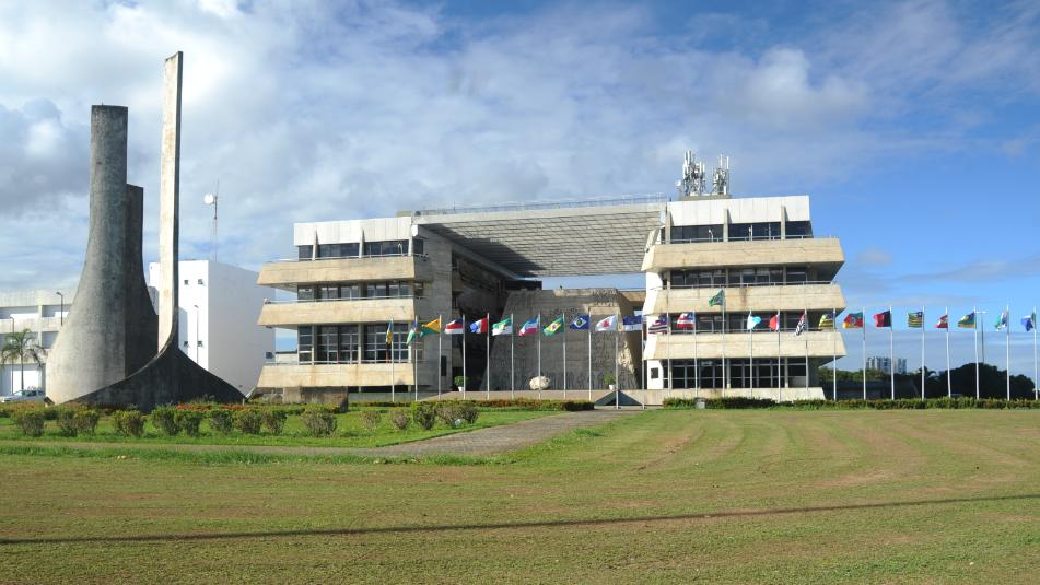 RÍGIDO DISTANCIAMENTO SOCIAL MARCARÁ SESSÃO DE REABERTURA DOS TRABALHOS