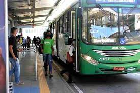 Robinson Almeida rebate Bruno Reis sobre crise no transporte público em Salvador; 