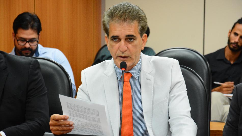 ROBINSON REVERENCIA MEMÓRIA DE PEPE MUJICA 
