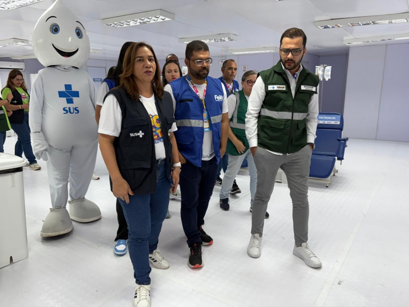 Rodrigo Matos e Roberta Santana visitam unidade de pronto atendimento no circuito Maneca Ferreira