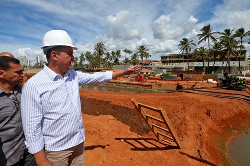 Rui vistoria obras executadas pelo Governo do Estado na capital baiana