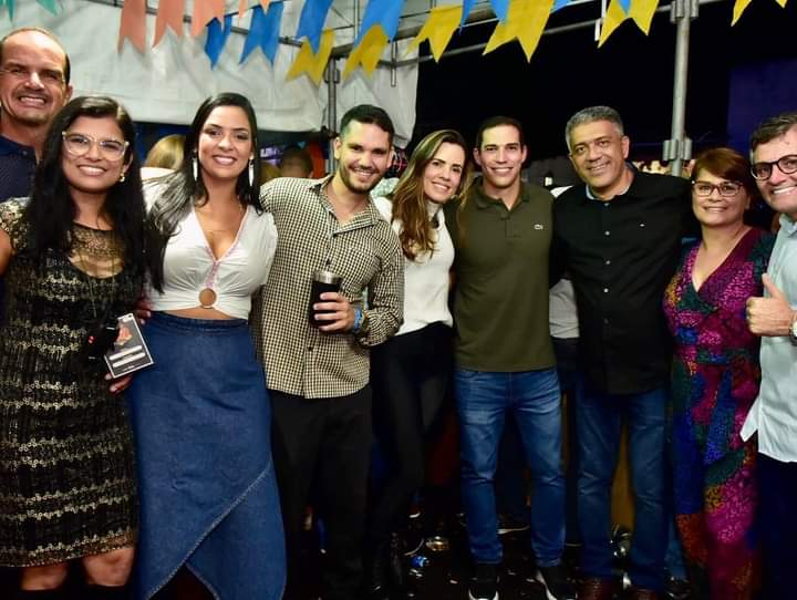 São João antecipado de Santa Bárbara atrai uma multidão  