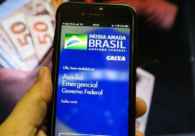 Trabalhadores nascidos em março podem sacar auxílio emergencial