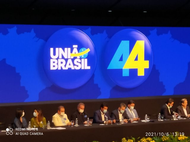 União Brasil se aproxima de Bolsonaro, mas ACM Neto e Bivar resistem