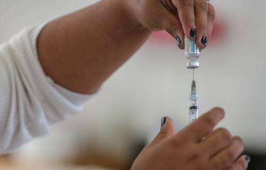 FEIRA DE SANTANA: Vacinação na Praça do Lambe-Lambe nesta segunda