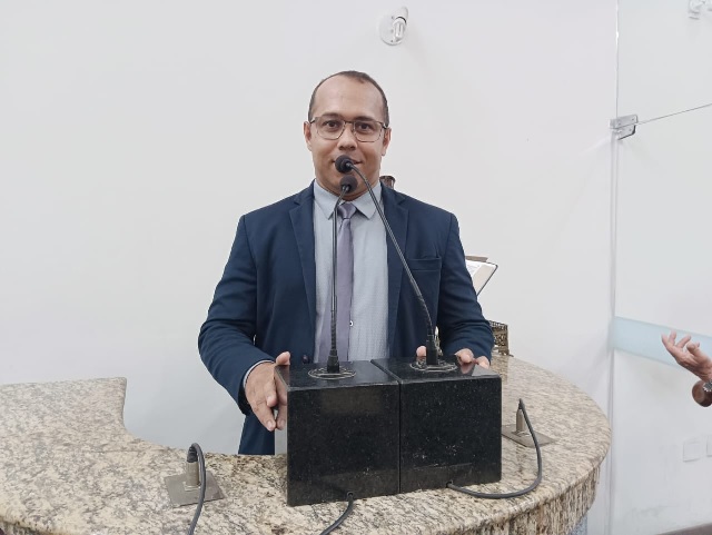 Vereador diz que R$ 7 milhões serão devolvidos à Secretaria de Comunicação através de emendas