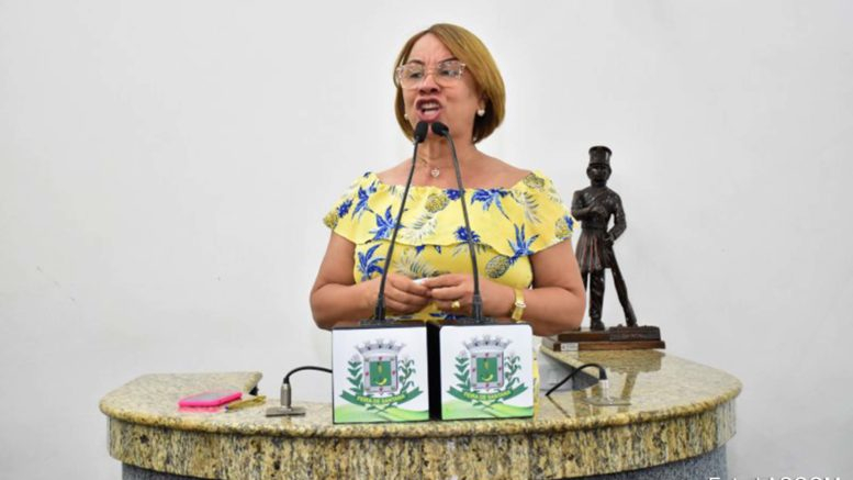 Vereadora Aldney Bastos diz que teve “convite para ir a Salvador”, mas segue apoiando candidatura à reeleição do prefeito Colbert Martins Filho